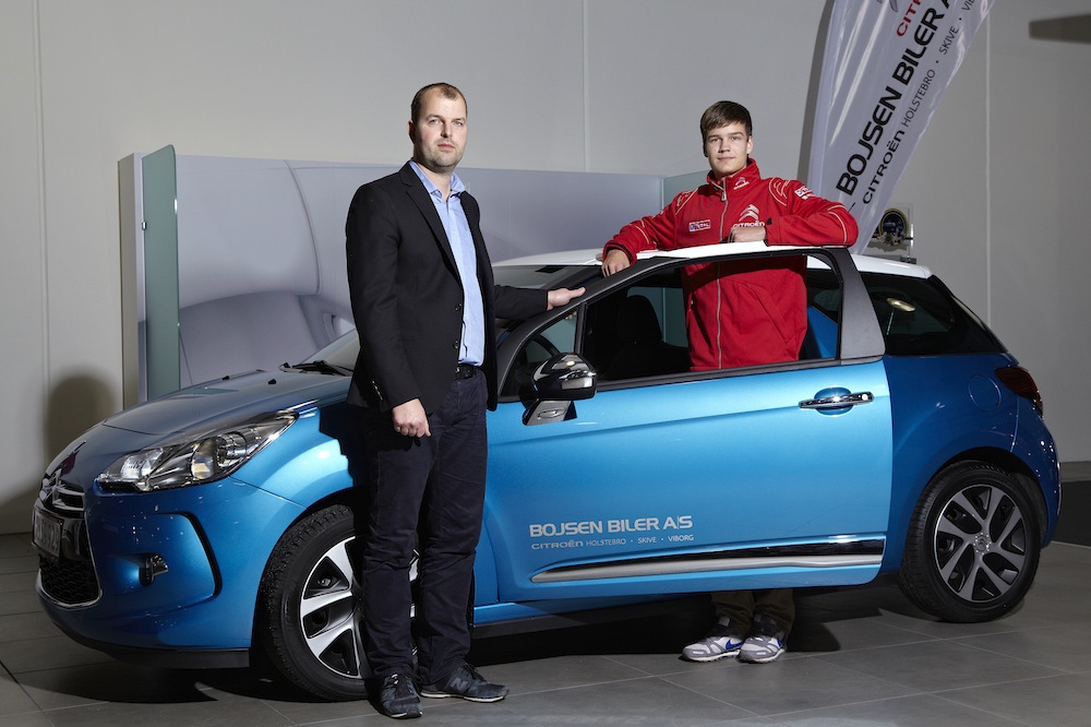 Kallestrup og indehaver Poul Bojsen foran en Citroën DS3 i gadetrim
(Foto: Jacob K Racing)